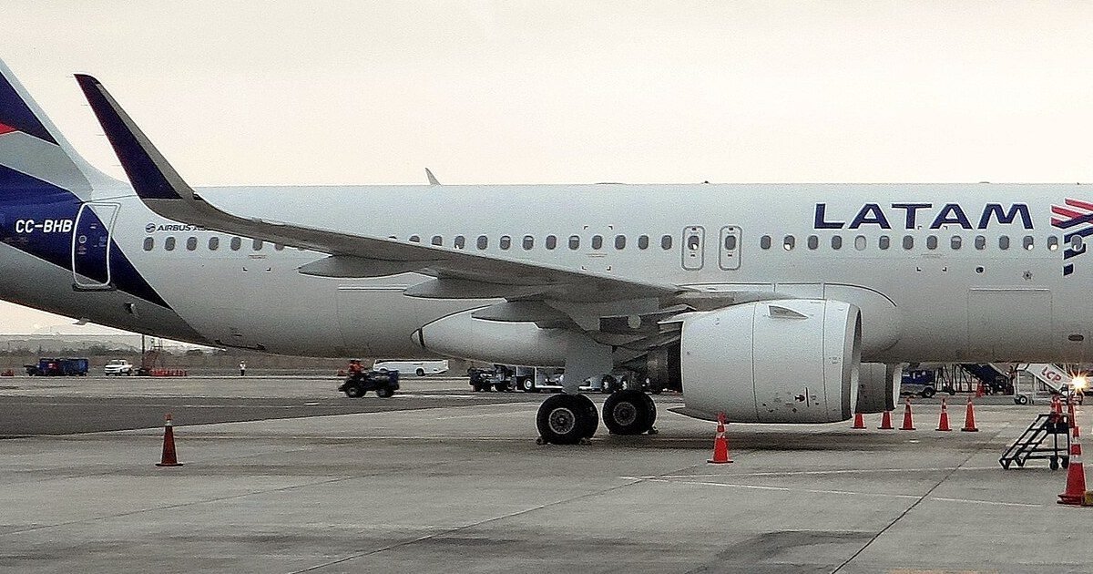 Fuego en el ala de un avión de LATAM antes de despegar de Lima a Piura: desembarcan a todos los pasajeros