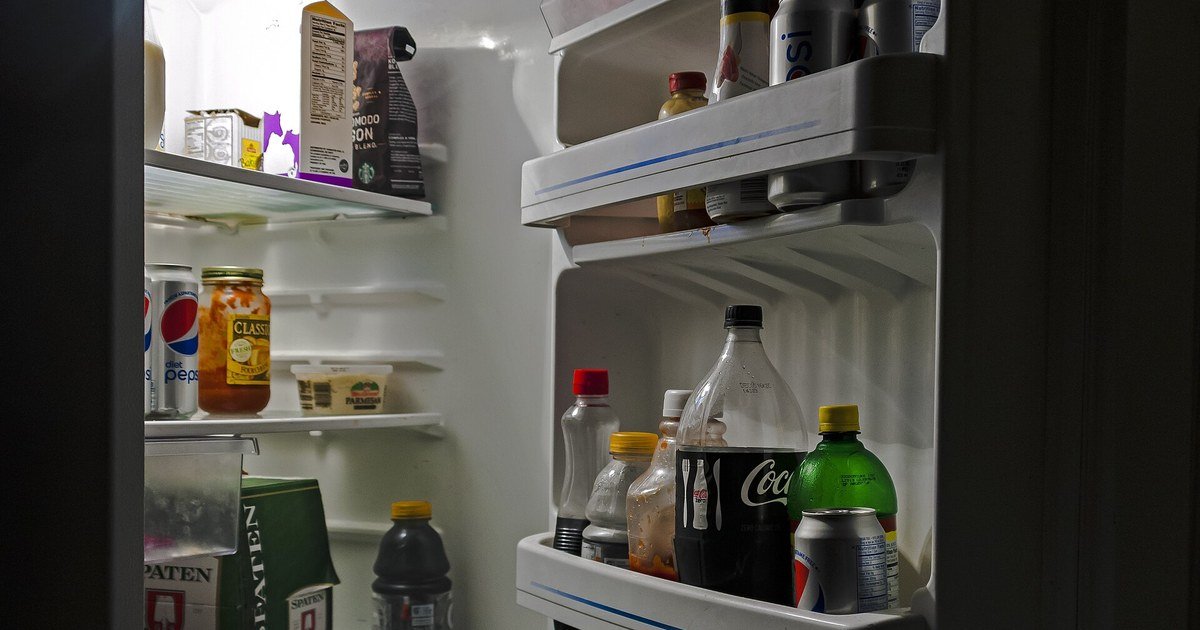 Comer de noche y el hígado: un estudio con casi 200.000 personas encontró más riesgo de hígado graso y cirrosis