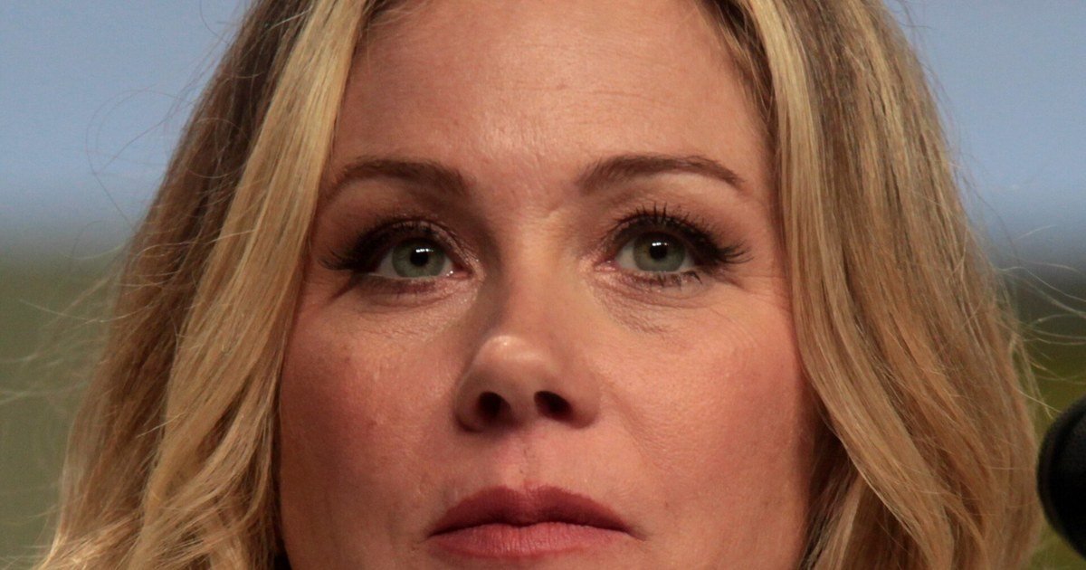 Christina Applegate pasó 5 años creyendo que tenía esclerosis múltiple: por qué ocurren estos diagnósticos erróneos