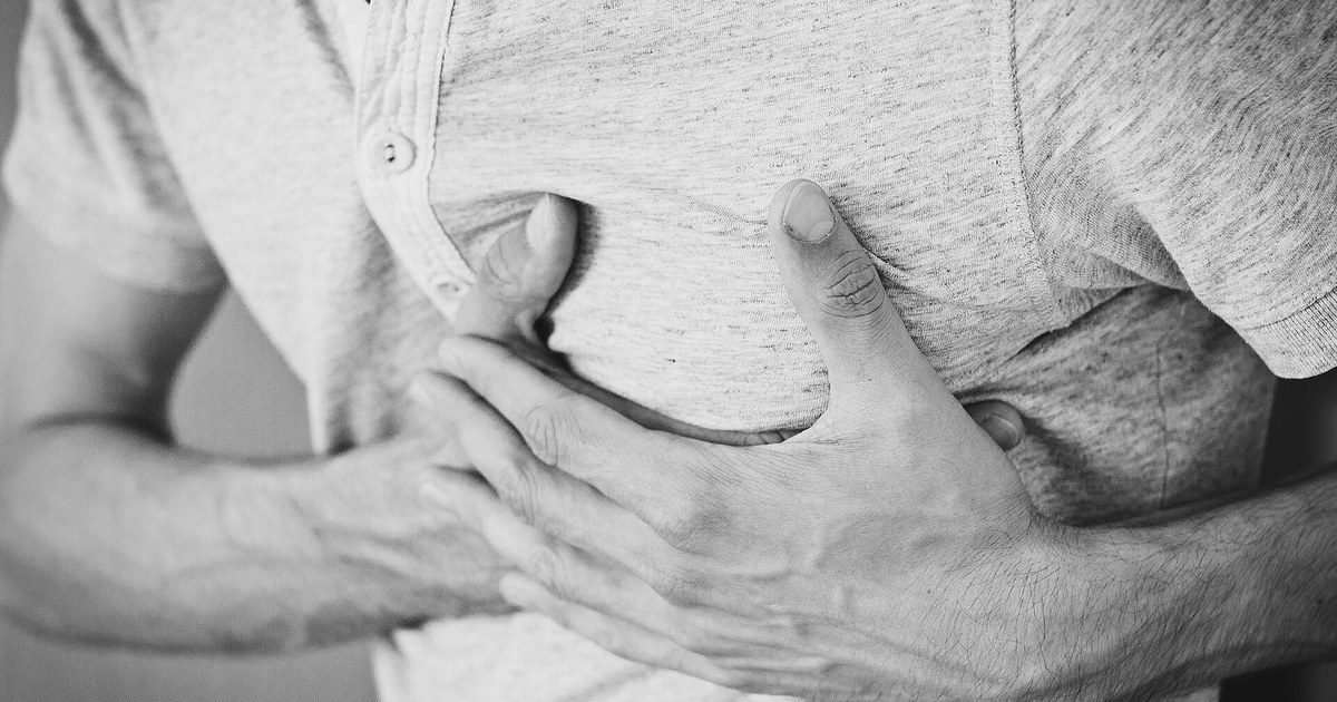 Infarto en personas jóvenes: por qué ocurre y las señales que nunca debes atribuir al estrés