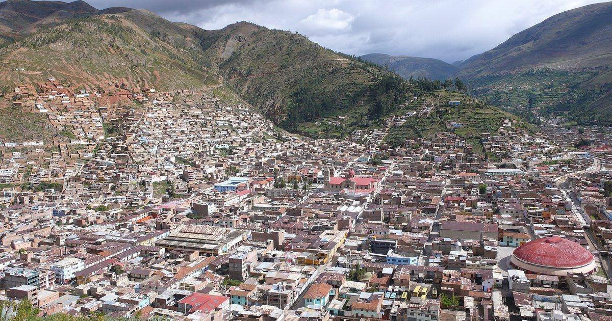 Madres preparaban el desayuno escolar en Tarma y encontraron larvas vivas en una lata de pollo: lo que dijo el Midis