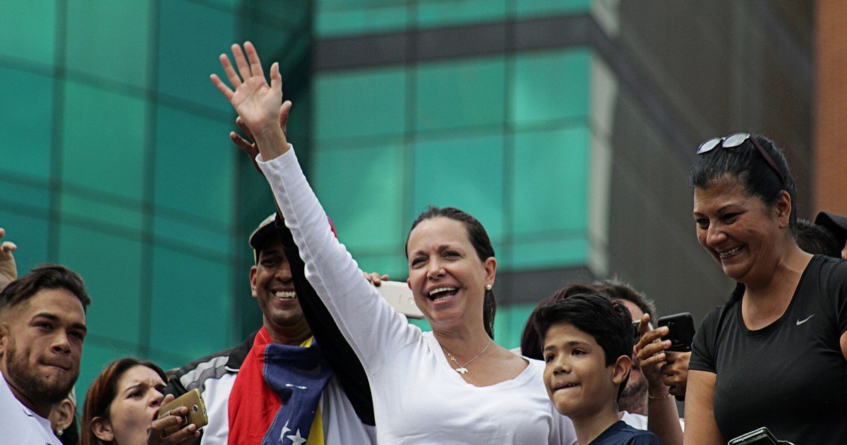 María Corina Machado regresa a Venezuela tras más de 10 meses fuera: “Estoy aquí. Con ustedes”