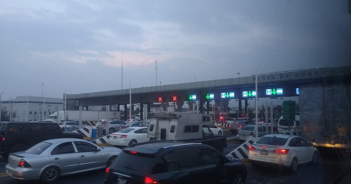 Paro nacional de transportistas en México: bloqueos en casetas y autopistas de 19 estados por los asaltos en carreteras