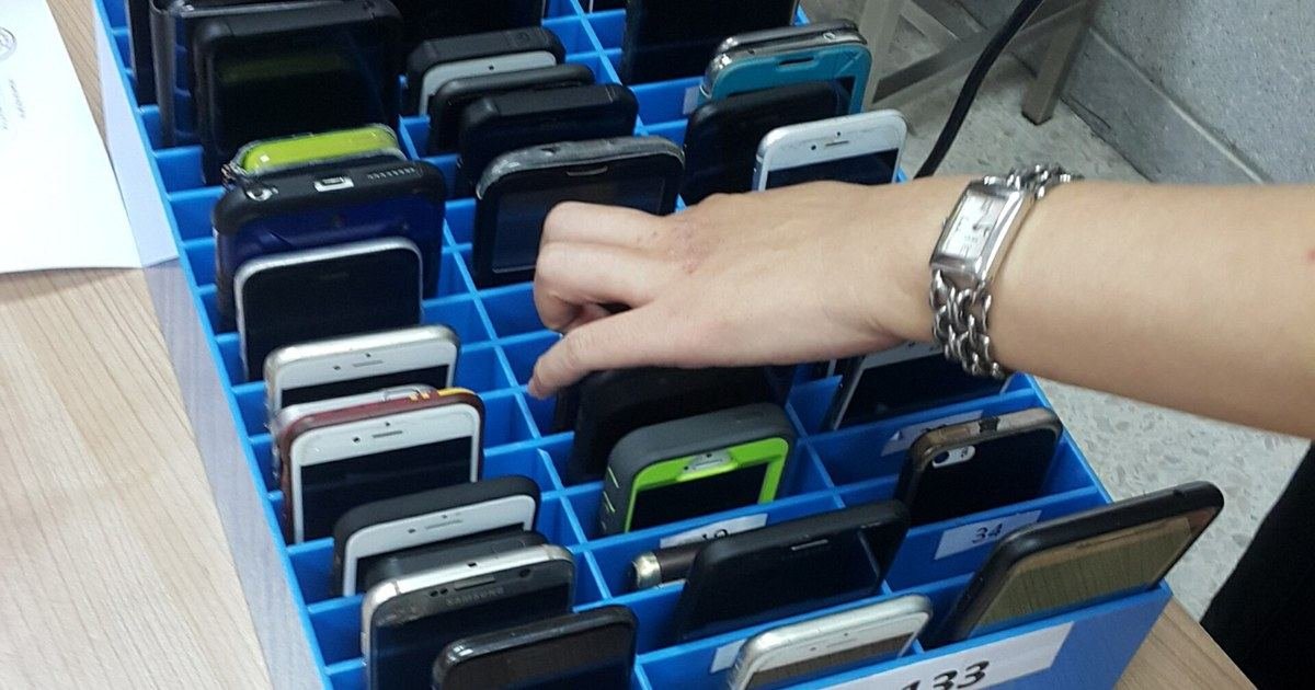 Adiós al celular en el salón: desde el 3 de noviembre, primarias y secundarias de México sin teléfonos, incluso en el recreo